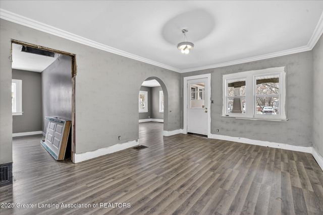 1824 Davis Avenue, Lansing, MI 48910