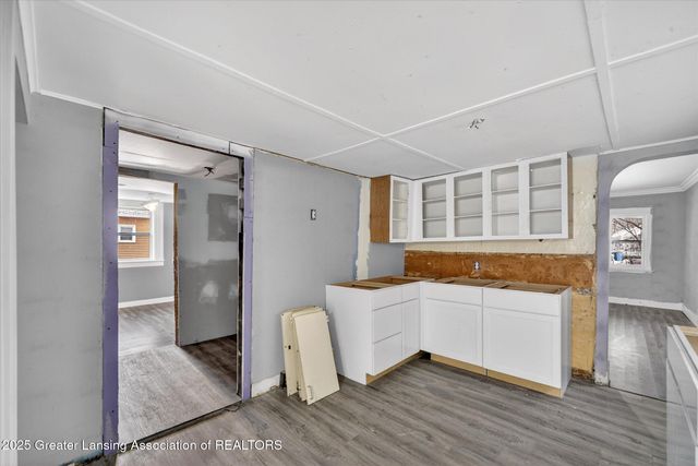 1824 Davis Avenue, Lansing, MI 48910