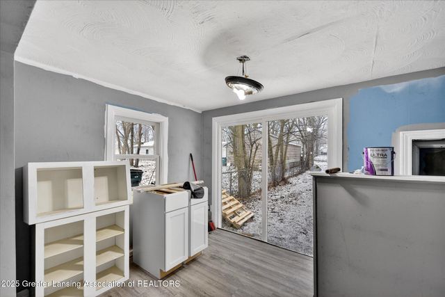 1824 Davis Avenue, Lansing, MI 48910