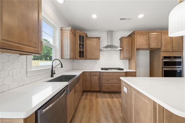 2004 Abbotts Vista Drive, Kernersville, NC 27284