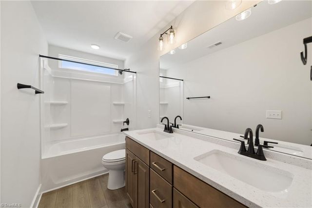 2004 Abbotts Vista Drive, Kernersville, NC 27284
