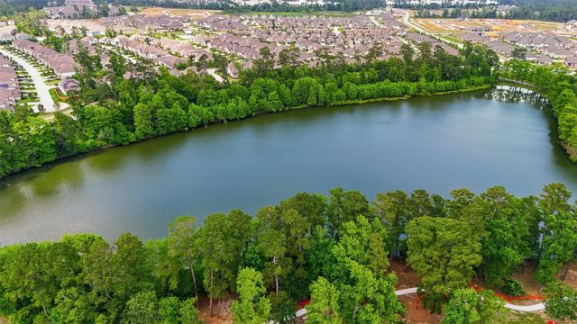 416 Venado View Court, Conroe, TX 77304