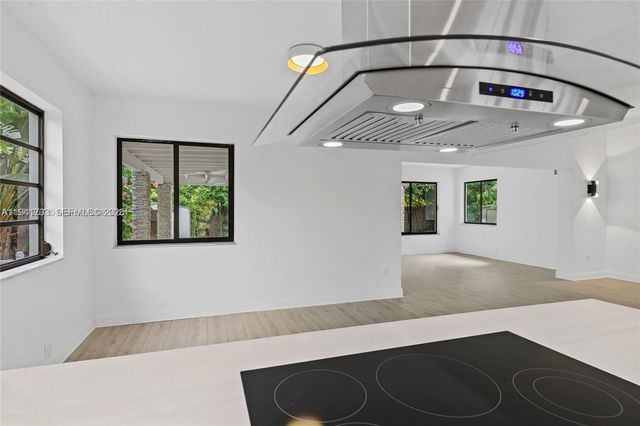 7525 Adventure Ave 1, North Bay Village, FL 33141