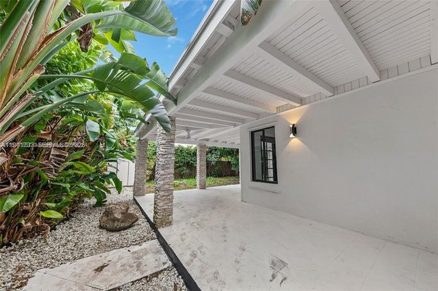 7525 Adventure Ave 1, North Bay Village, FL 33141