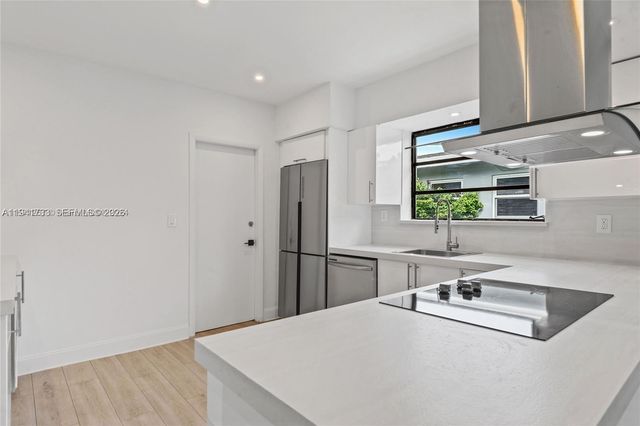 7525 Adventure Ave 1, North Bay Village, FL 33141