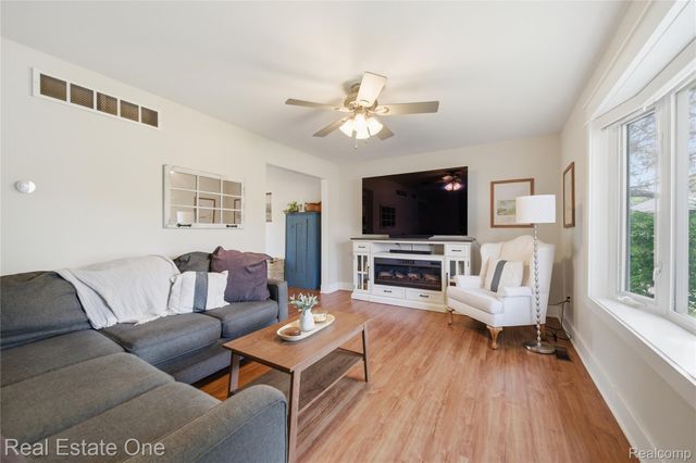 145 Wainwright Street, Novi, MI 48377