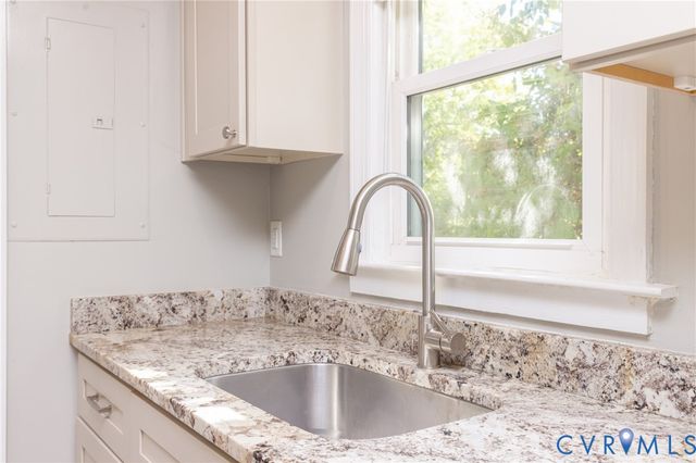 1302 Mt Erin Dr, Richmond, VA 23231