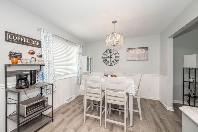 8444 Village Drive, Florence, KY 41042