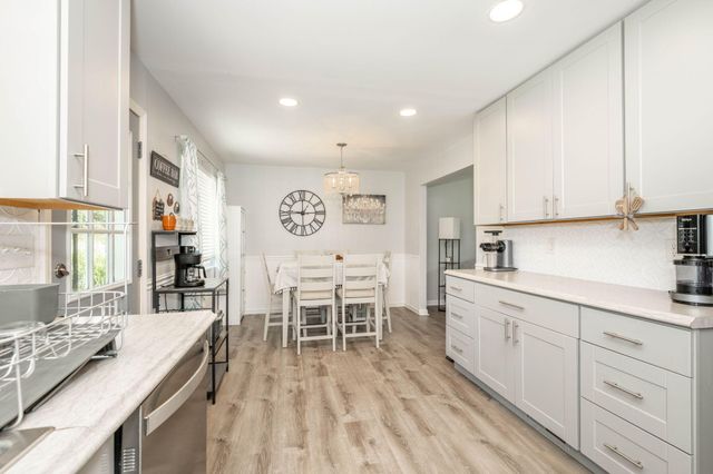 8444 Village Drive, Florence, KY 41042