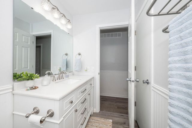 8444 Village Drive, Florence, KY 41042