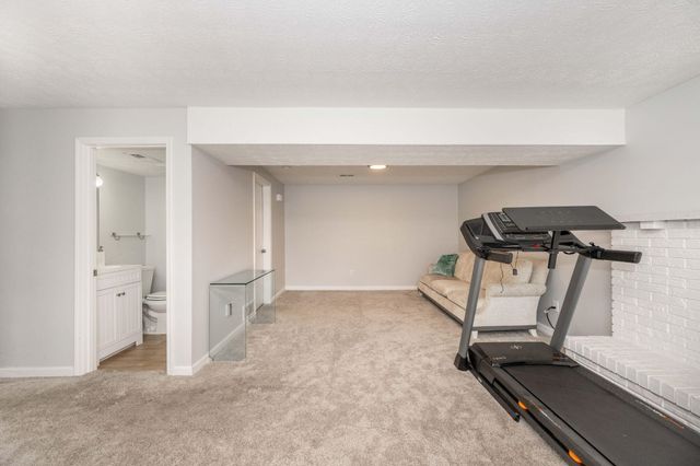 8444 Village Drive, Florence, KY 41042