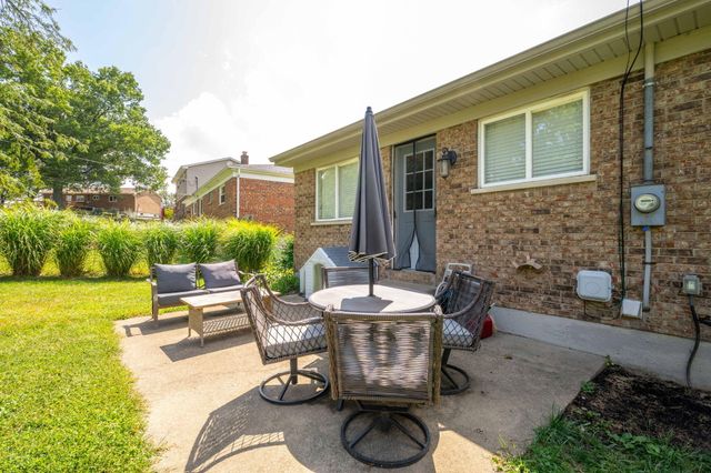 8444 Village Drive, Florence, KY 41042