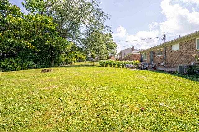 8444 Village Drive, Florence, KY 41042