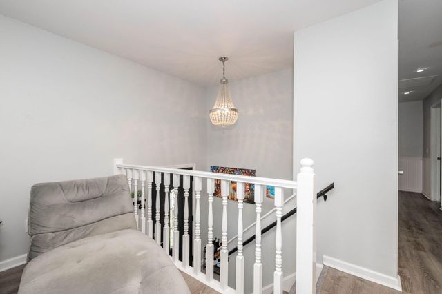 8444 Village Drive, Florence, KY 41042