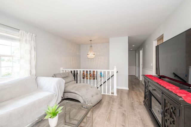 8444 Village Drive, Florence, KY 41042