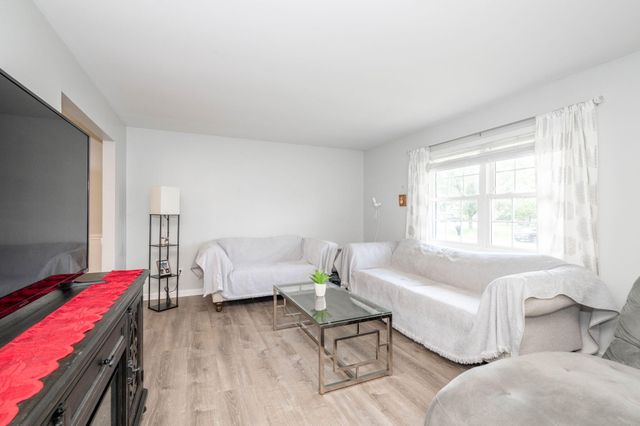 8444 Village Drive, Florence, KY 41042