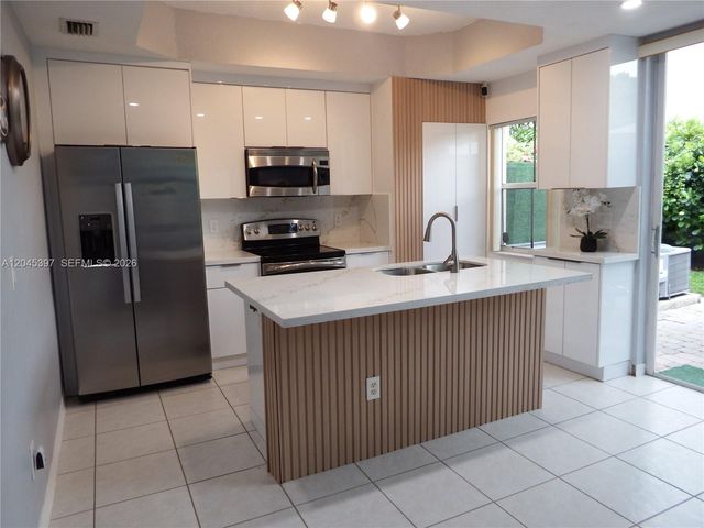 4943 Leeward Ln 3204, Dania Beach, FL 33312