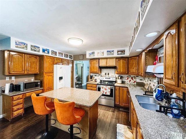2610 Marsh Avenue, Hannibal, MO 63401