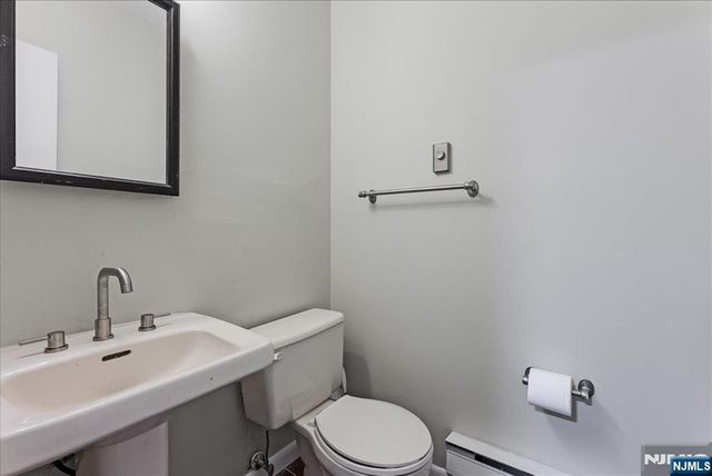 31 Lockley Court, Wayne, NJ 07470