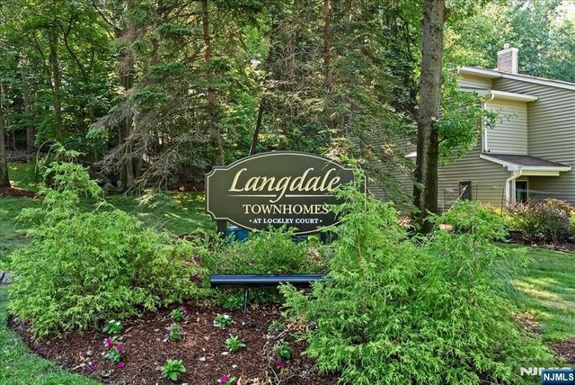 31 Lockley Court, Wayne, NJ 07470