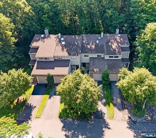 31 Lockley Court, Wayne, NJ 07470