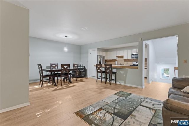 31 Lockley Court, Wayne, NJ 07470