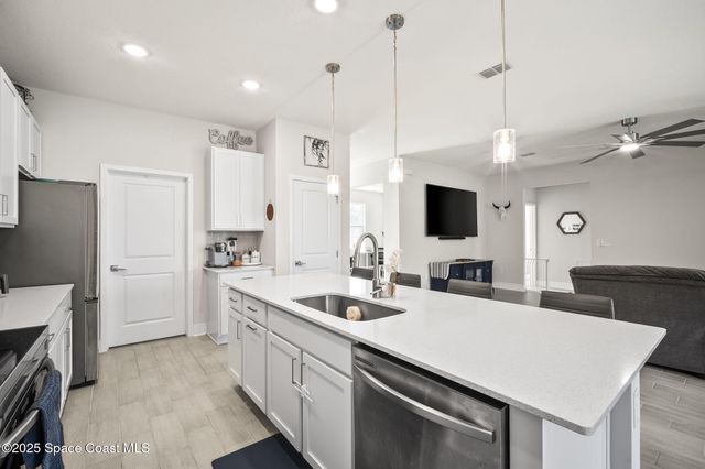1849 Bermuda Court NW, Palm Bay, FL 32907