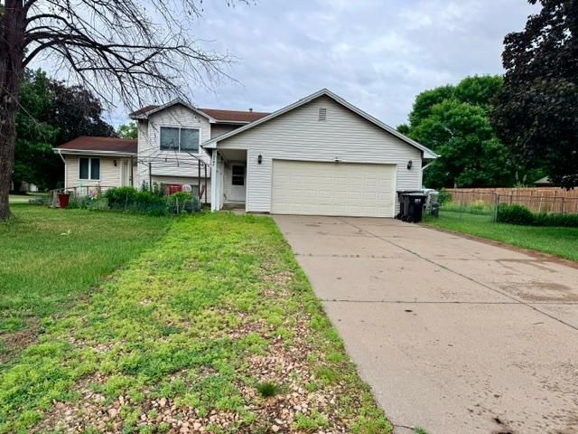 8234 109th Place N, Champlin, MN 55316