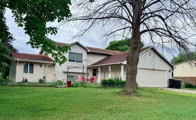 8234 109th Place N, Champlin, MN 55316