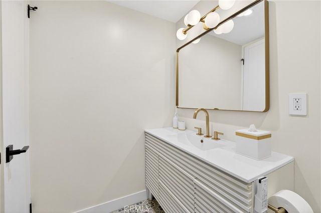 10433 Wilshire Boulevard 202, Los Angeles, CA 90024