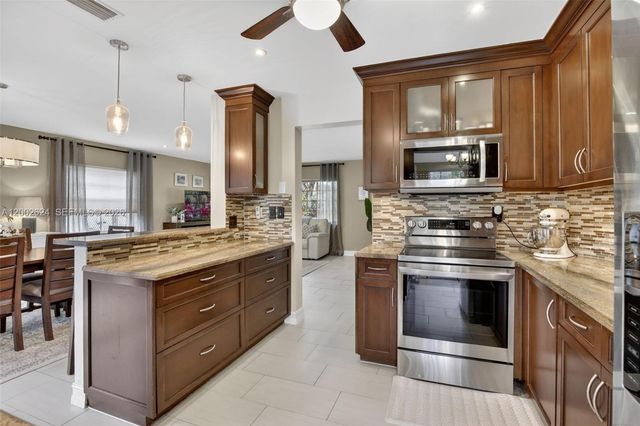 3613 Starboard Ave, Cooper City, FL 33026