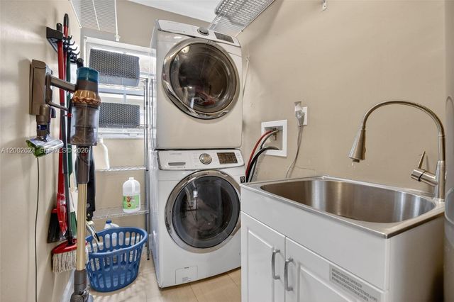 3613 Starboard Ave, Cooper City, FL 33026