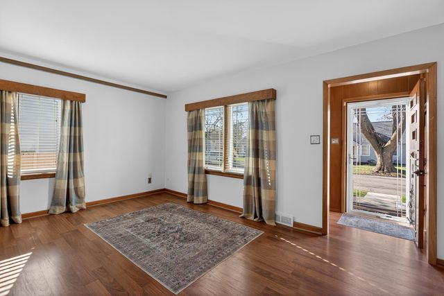 815 Byron Avenue, Waterloo, IA 50702