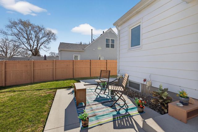 815 Byron Avenue, Waterloo, IA 50702