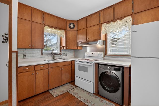 815 Byron Avenue, Waterloo, IA 50702