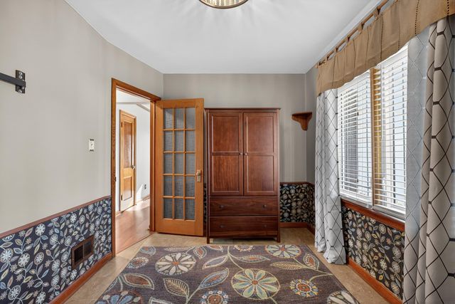815 Byron Avenue, Waterloo, IA 50702