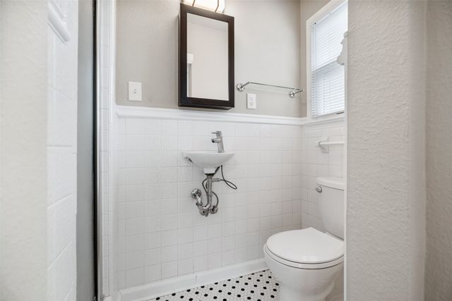 936 N Buckner Boulevard, Dallas, TX 75218