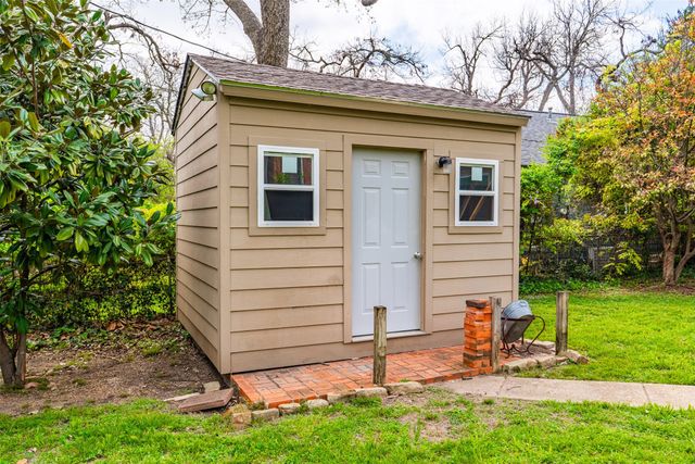 936 N Buckner Boulevard, Dallas, TX 75218