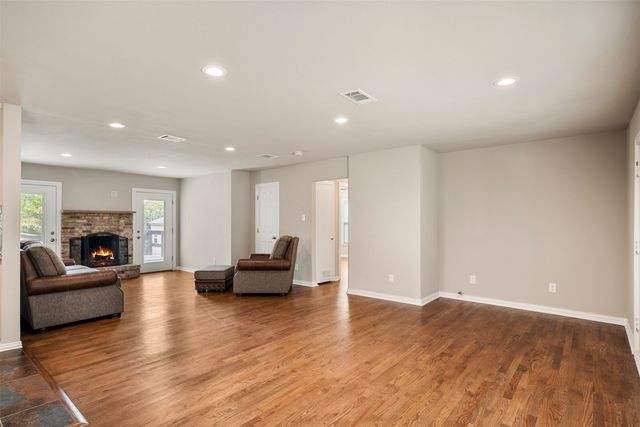 936 N Buckner Boulevard, Dallas, TX 75218