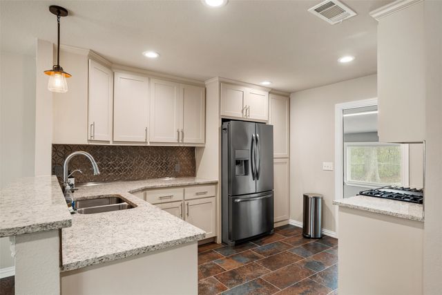 936 N Buckner Boulevard, Dallas, TX 75218