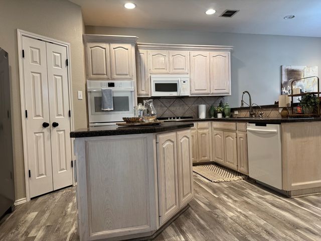 4600 Meadowwood Court, Midland, TX 79705