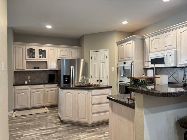 4600 Meadowwood Court, Midland, TX 79705