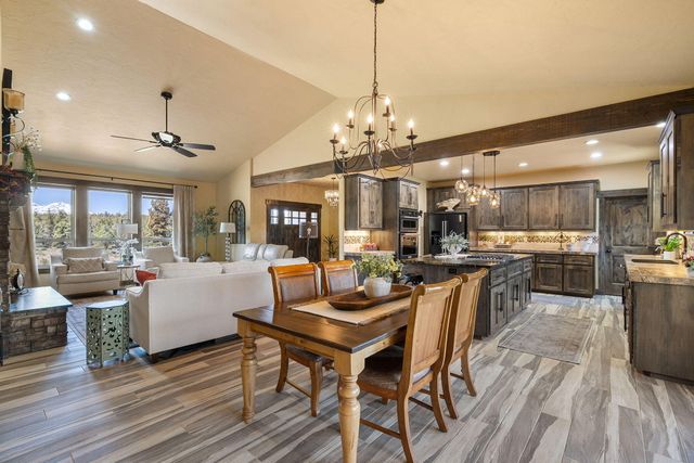 68050 Fryrear Road, Sisters, OR 97759