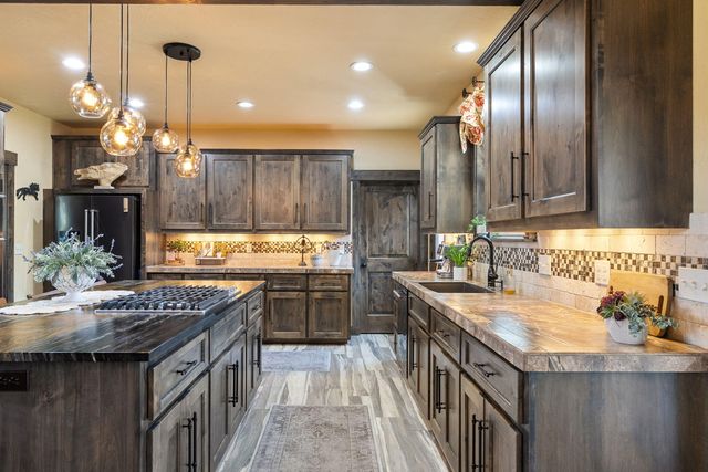 68050 Fryrear Road, Sisters, OR 97759