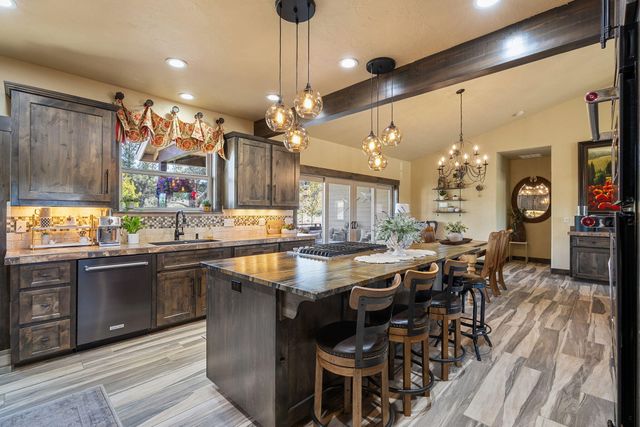 68050 Fryrear Road, Sisters, OR 97759