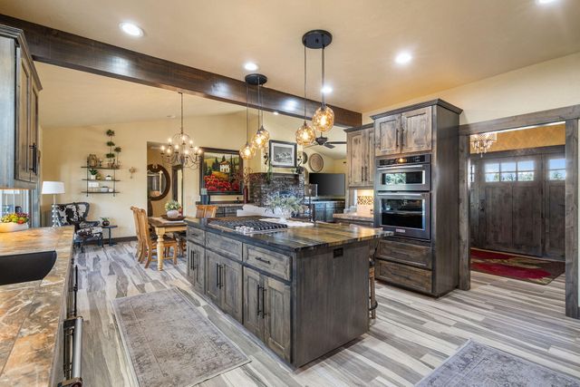 68050 Fryrear Road, Sisters, OR 97759