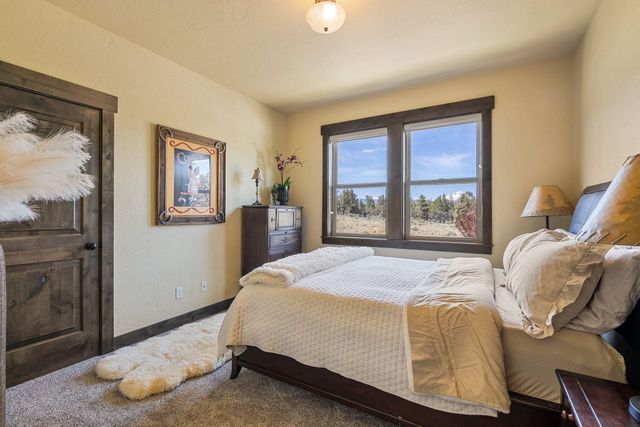 68050 Fryrear Road, Sisters, OR 97759