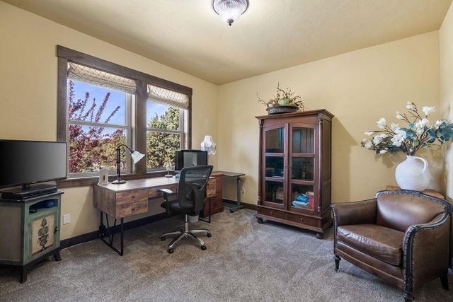 68050 Fryrear Road, Sisters, OR 97759