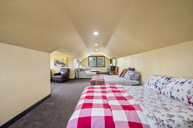 68050 Fryrear Road, Sisters, OR 97759