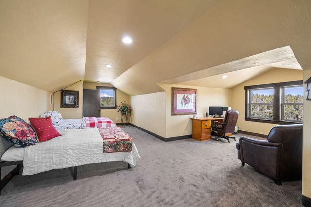 68050 Fryrear Road, Sisters, OR 97759